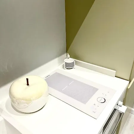 Am 13 With Piano & Bathtub Lägenhet *