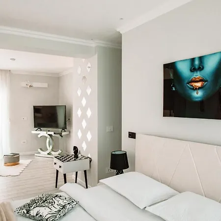 Am 13 With Piano & Bathtub شقة