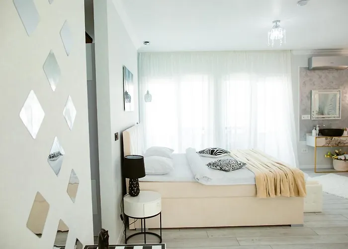 Am 13 With Piano & Bathtub شقة *