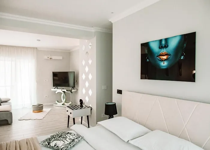 Am 13 With Piano & Bathtub شقة