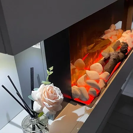 Am 13 With Piano & Bathtub