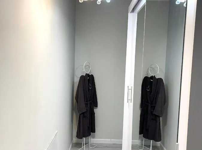 Am 13 With Piano & Bathtub Apartment