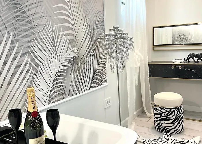 Am 13 With Piano & Bathtub Апартаменти