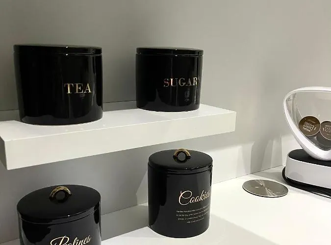 Am 13 With Piano & Bathtub