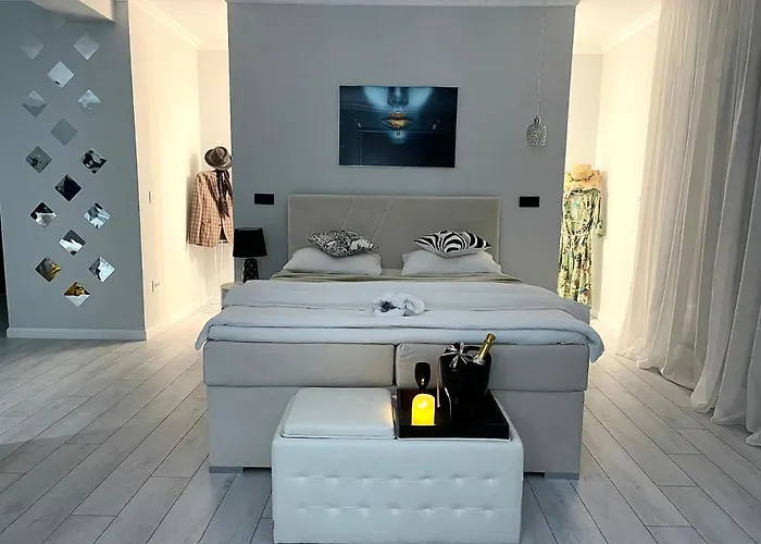 Am 13 With Piano & Bathtub Timisoara