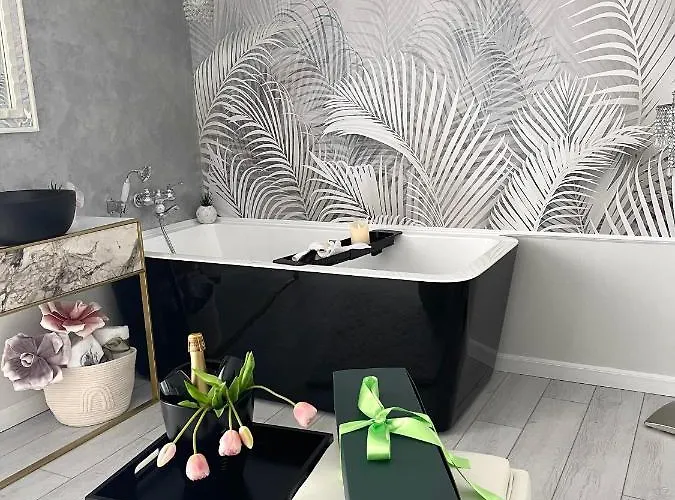 Am 13 With Piano & Bathtub